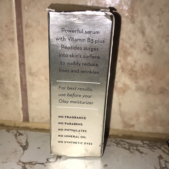 “OLAY WRINKLE CORRECTION SERUM” (new)! - Picture 3 of 7